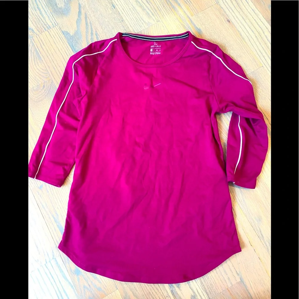 Nike women top size XS